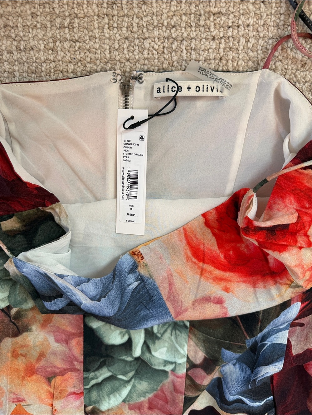 Alice + Olivia ‘Storm Floral’ Maxi Dress - NWT Size 6 - Picture 5 of 9